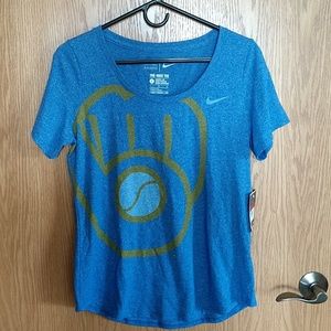 NWT Milwaukee Brewers T-shirt